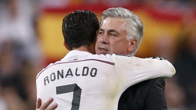 Ancelotti abraza a Cristiano Ronaldo