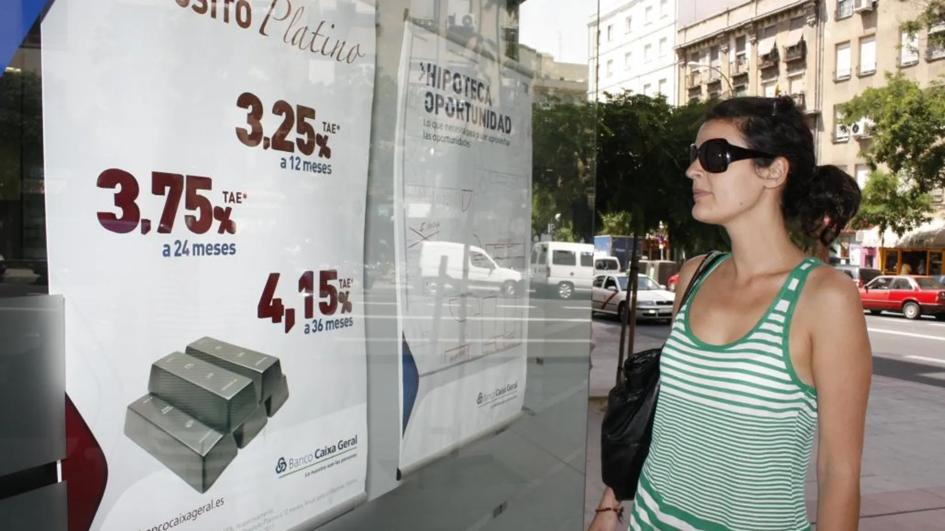 Los castellanos y leoneses retiran casi 2.500 millones en ahorros bancarios en seis meses de 2023 atenazados por el alza de tipos y la inflación