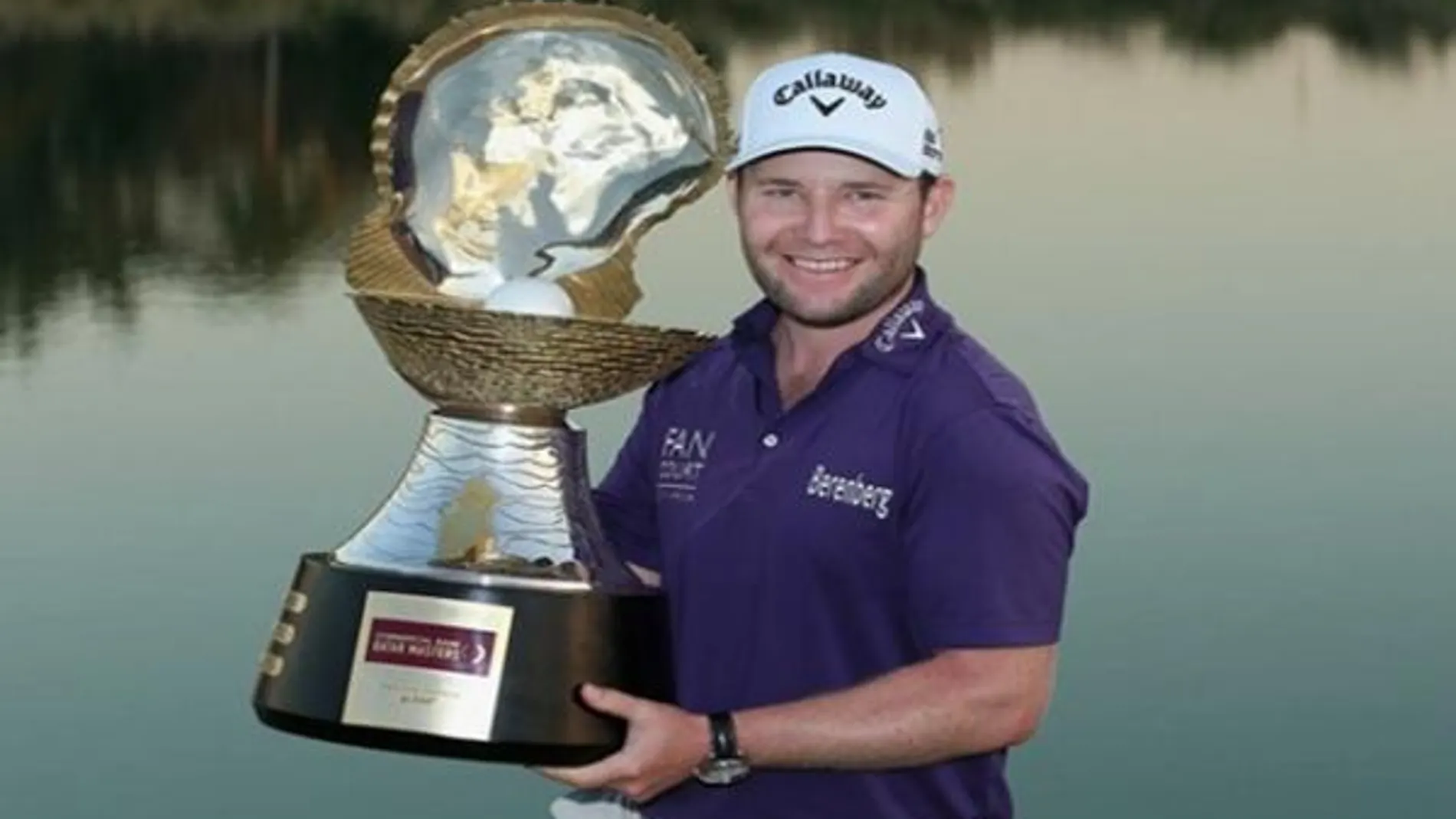 Brendan Grace, con el trofeo.