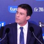 Manuel Valls, durante la entrevista concedida hoy a dos cadenas de televisión.