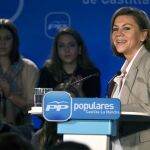 La presidenta del PP de Castilla-La Mancha y secretaria general del partido, María Dolores de Cospedal, durante su intervención en un acto con jóvenes de Nuevas Generaciones del Partido Popular de Castilla-La Mancha, hoy en Toledo.