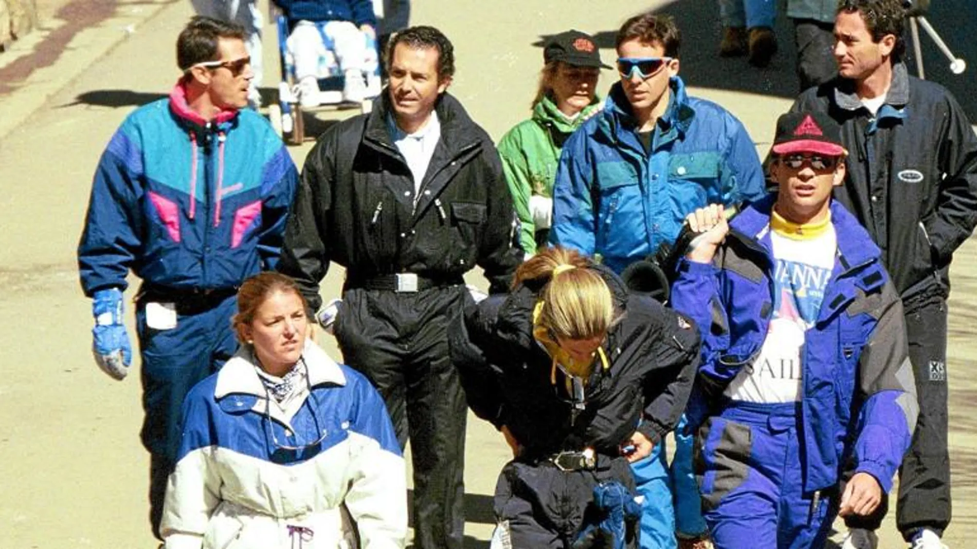 Álvaro Fúster, junto a un grupo de amigos entre los que se encuentra Don Felipe