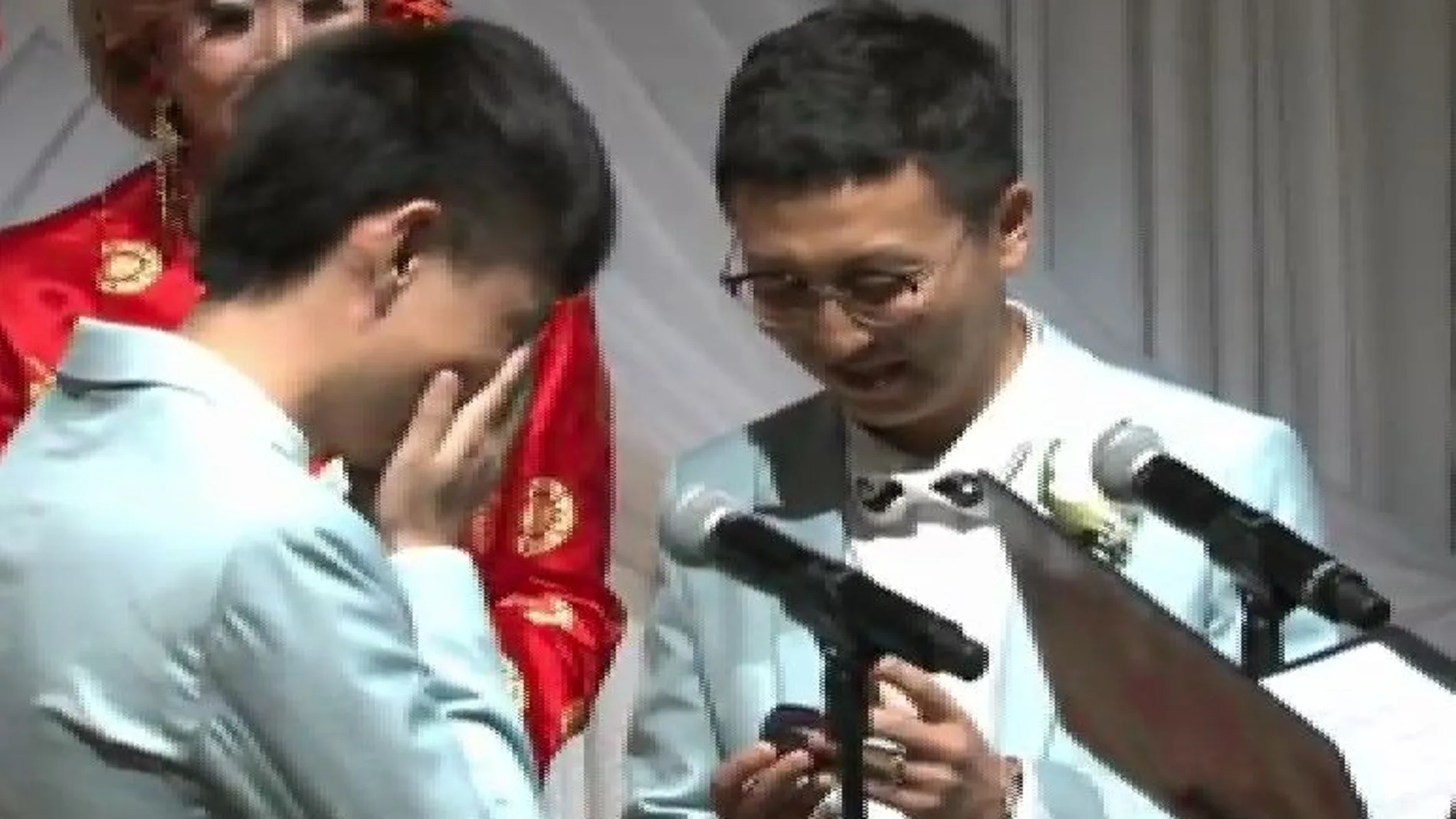Dos chinos se casan gracias a un concurso