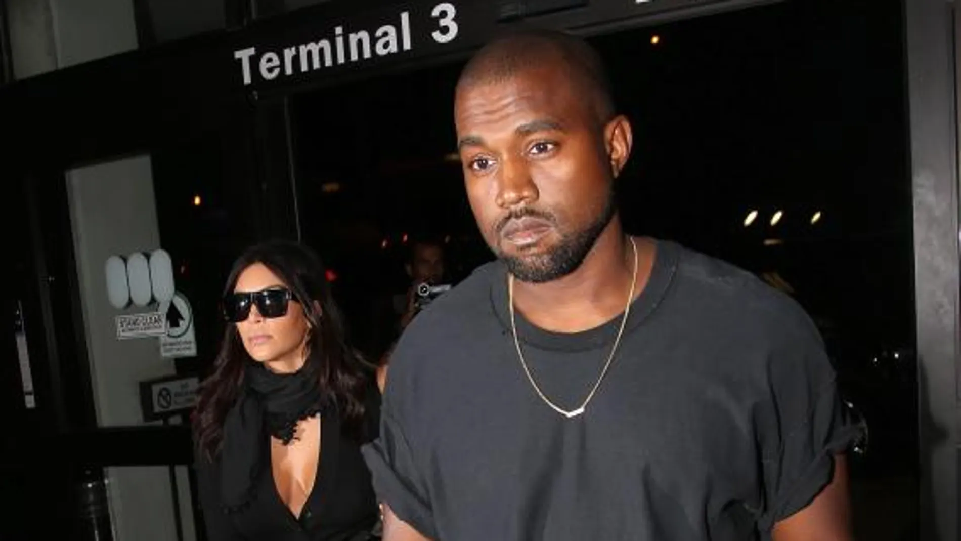 Kanye West con su mujer Kim Kardashian