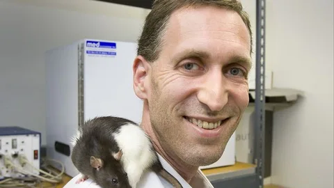 El investigador Aaron Blaisdell, responsable del proyecto