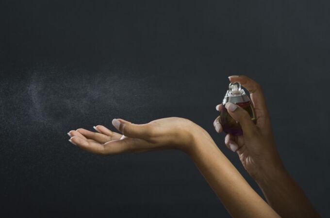 Inventan un perfume que potencia su olor con el sudor