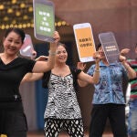 Baile protesta contra la llegada del iPhone a China