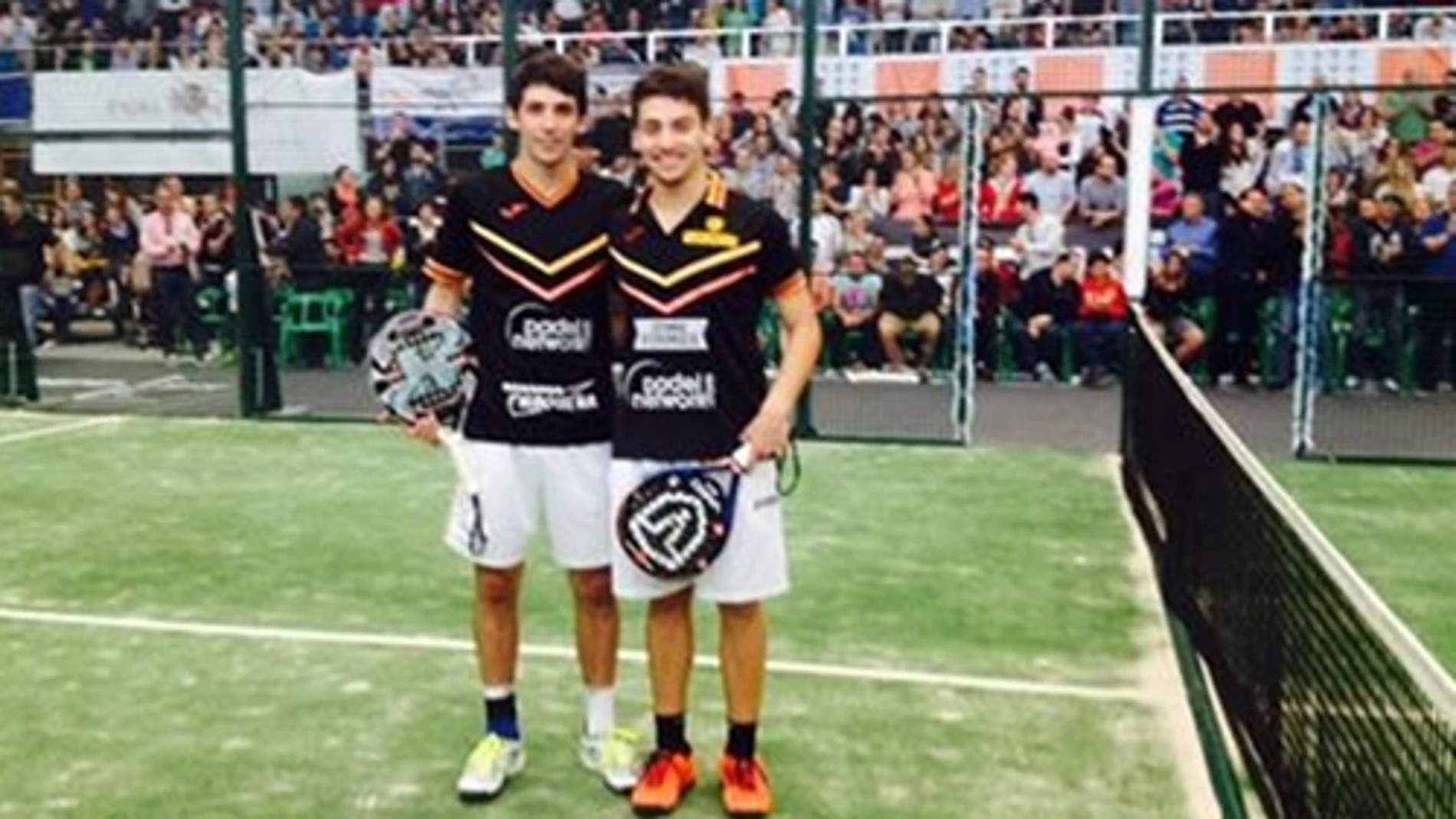 Martín Di Nenno y Franco Stupaczuk, tras ganar el título