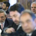 Dos de los supuestos cabecillas de la trama Gürtel, Francisco Correa y Pablo Crespo, en el banquillo de los acusados