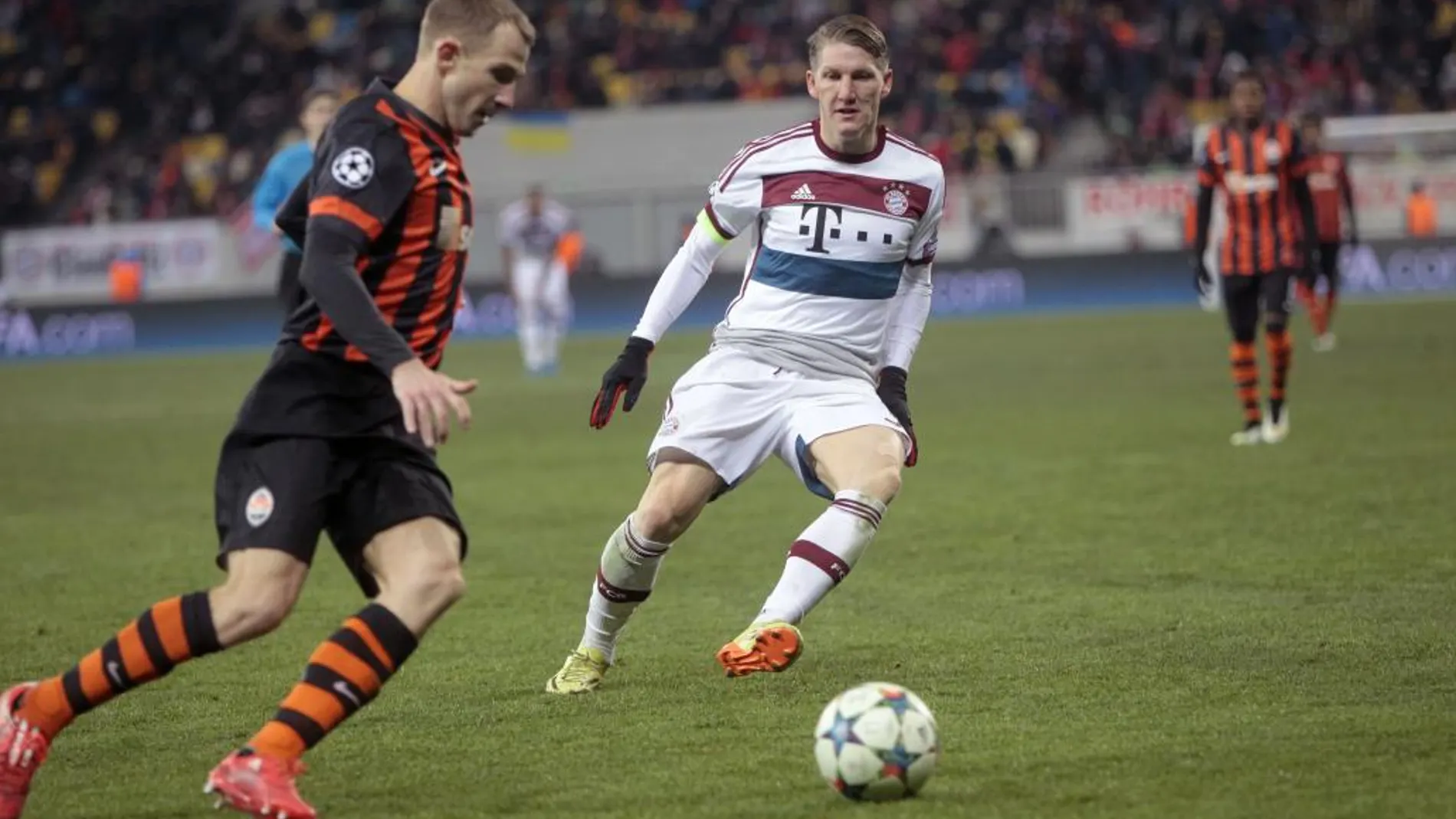 0-0. El Bayern domina pero no remata y pierde por expulsión a Xabi Alonso