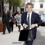 Zapatero, a su llegada al Congreso