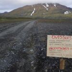 La carretera de acceso al volcán cortada por la amenaza de erupción