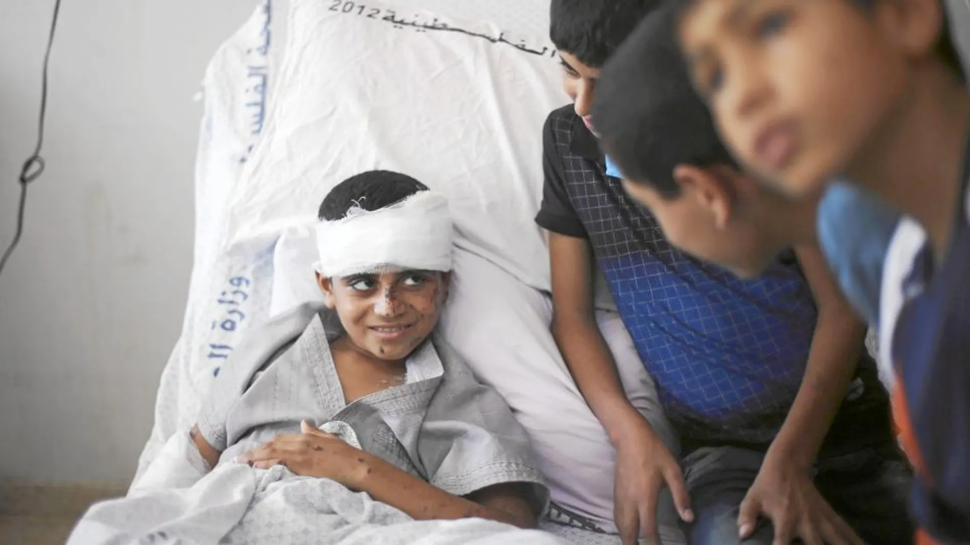 Un niño palestino en el Hospital europeo de Khan Younis