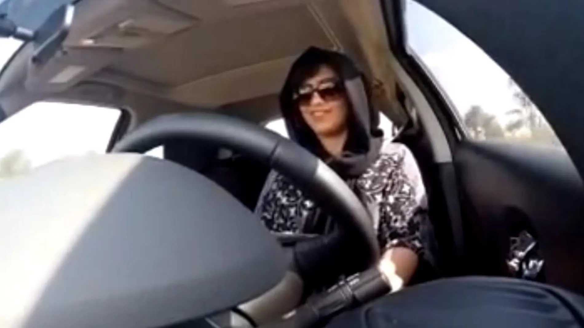Hathloul fue arrestada el 1 de diciembre por intentar entrar en territorio saudí conduciendo desde Emiratos Arabes Unidos