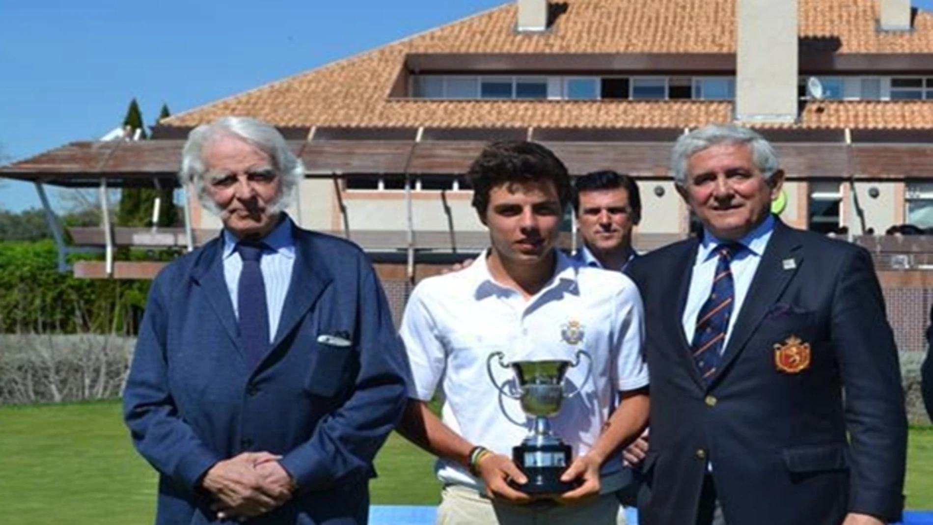 Alejandro del Rey, con el título