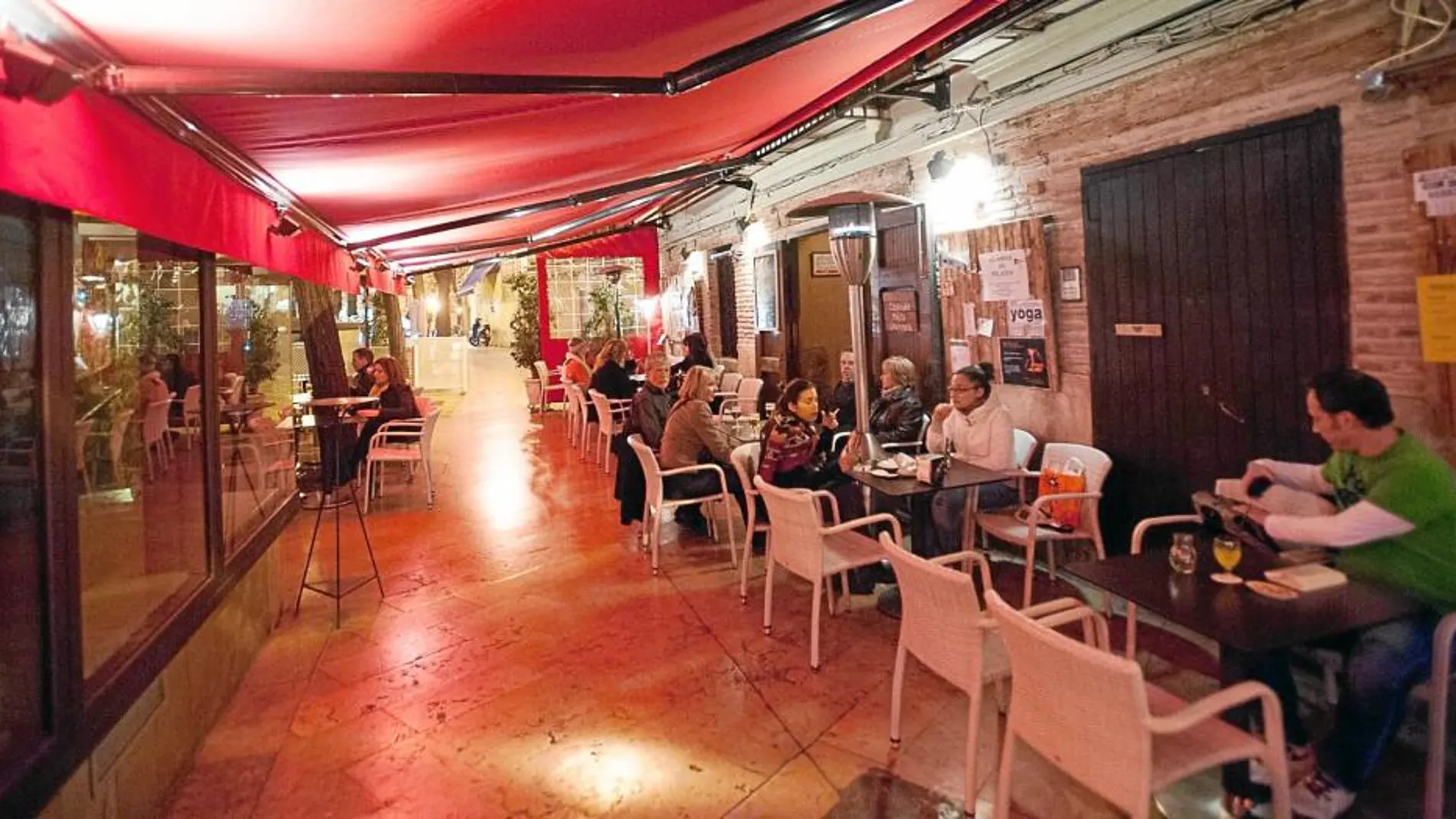 El Ayuntamiento de Valencia debería ser más flexible en cuanto a la ordenanza que regula las terrazas, según los empresarios