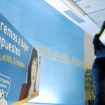 Sánchez-Camacho presentó ayer en la sede del PP la campaña que insertarán en autobuses urbanos y vallas publicitarias
