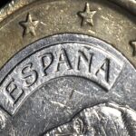 España coloca 5.769 millones en deuda a largo plazo a un interés muy superior