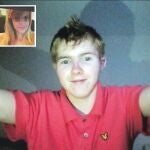 Daniel Perry, un adolescente escocés de 17 años, se suicidó tras ser chantajeado por una chica a través de Skype.