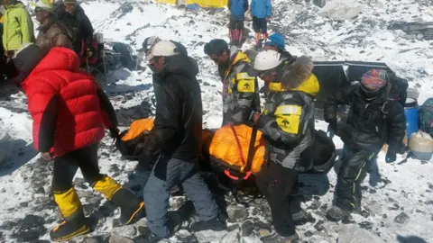 Muchas aldeas sherpas han quedado totalmente destruidas en el valle de Langtang.