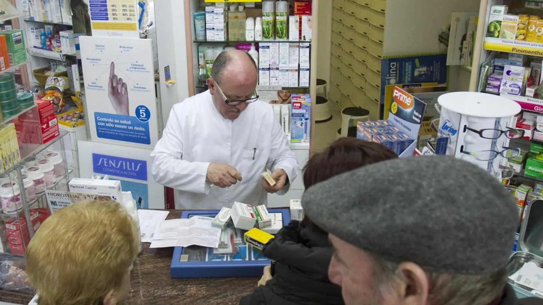 Imagen de archivo de una farmacia en Barcelona