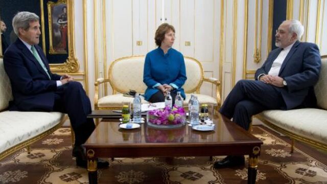 El secretario de Estado norteamericano, John Kerry, la representante de la UE, Catherine Ashton y el ministro de Exteriores iraní, Mohammad Javad Zarif.