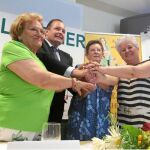 Representantes de las tres asociaciones y de La Caixa tras firmar el acuerdo ayer en Salamanca