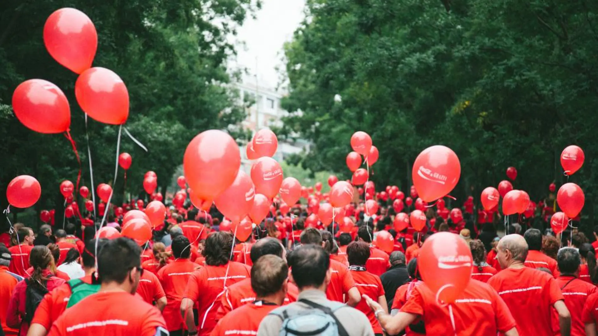 Coca-Cola y Objetivo Bienestar se mueven por la felicidad