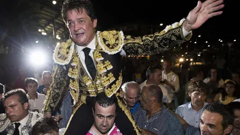El Soro sale en volandas del coso de Játiva