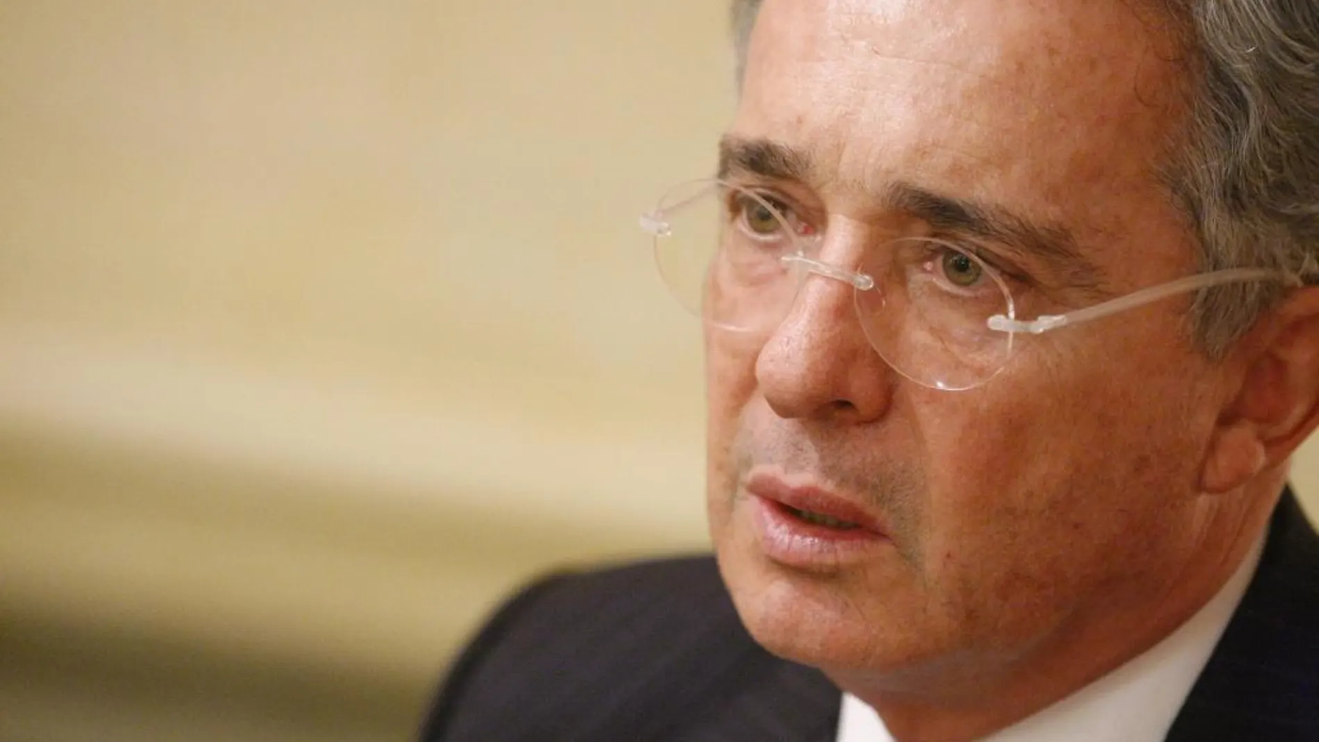 Álvaro Uribe, en una entrevista en España