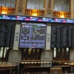Vista general de las pantallas informativas de la Bolsa y Mercados Españoles (