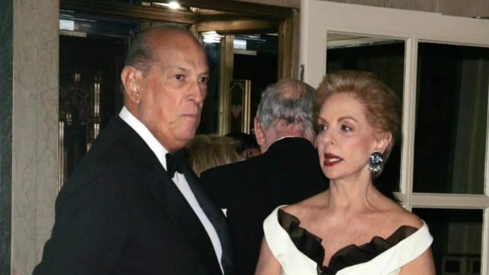 Oscar De La Renta y la diseñadora Carolina Herrera