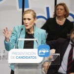 Cifuentes examina a los aspirantes a su lista