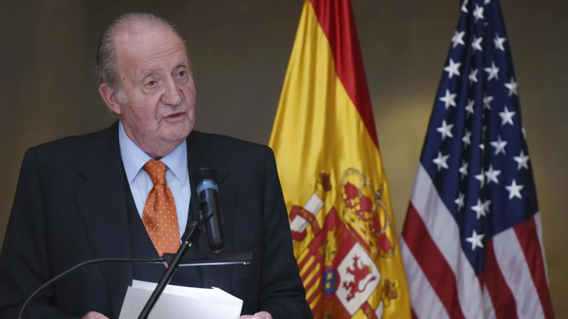El Rey Juan Carlos ayer durante el acto de entrega del premio «Bernardo de Gálvez»