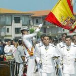 La misa en la Escuela Naval Militar de Marín el día de la Virgen del Carmen, patrona de los marineros, es una tradición de hace más de 50 años.