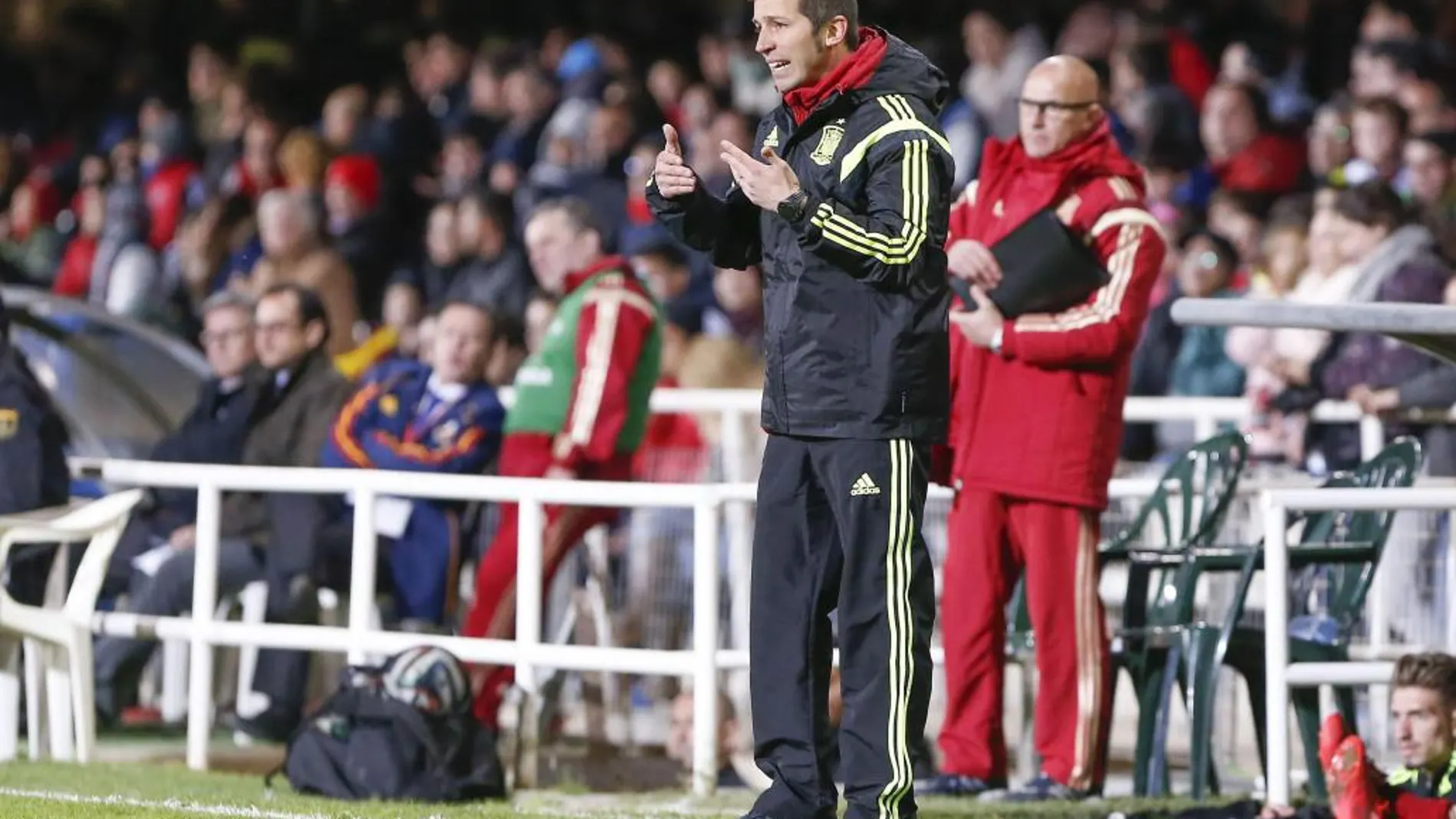 El entrenador de la selección española sub-21, Albert Celades, durante el amistoso frente a Noruega