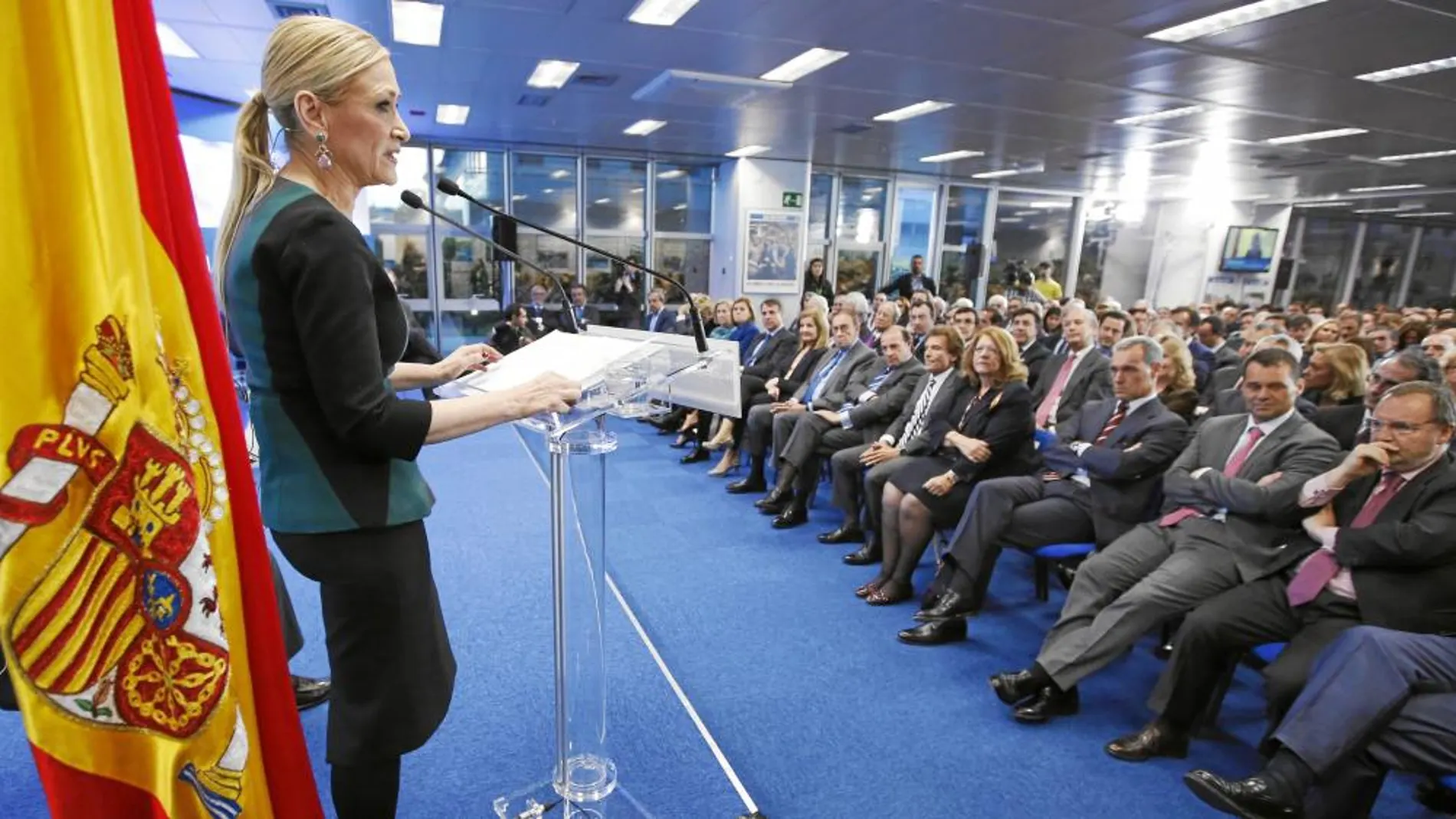 Cristina Cifuentes, ayer, en su discurso en la sede de LA RAZÓN