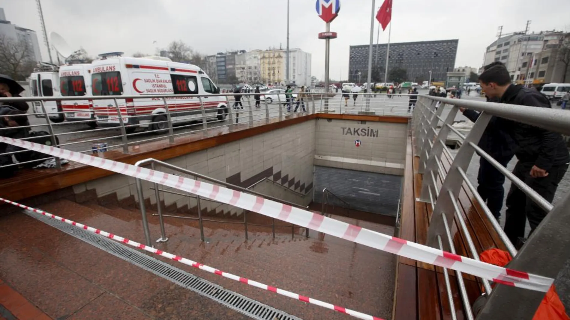 El Metro de Estambul ha sido cerrado porque los trenes no pueden circular