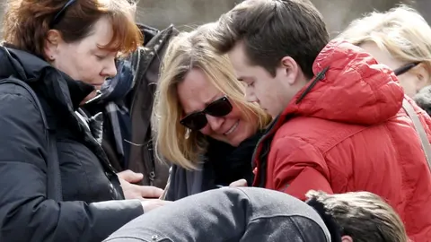 Familiares del piloto del Germanwings, en el lugar del siniestro