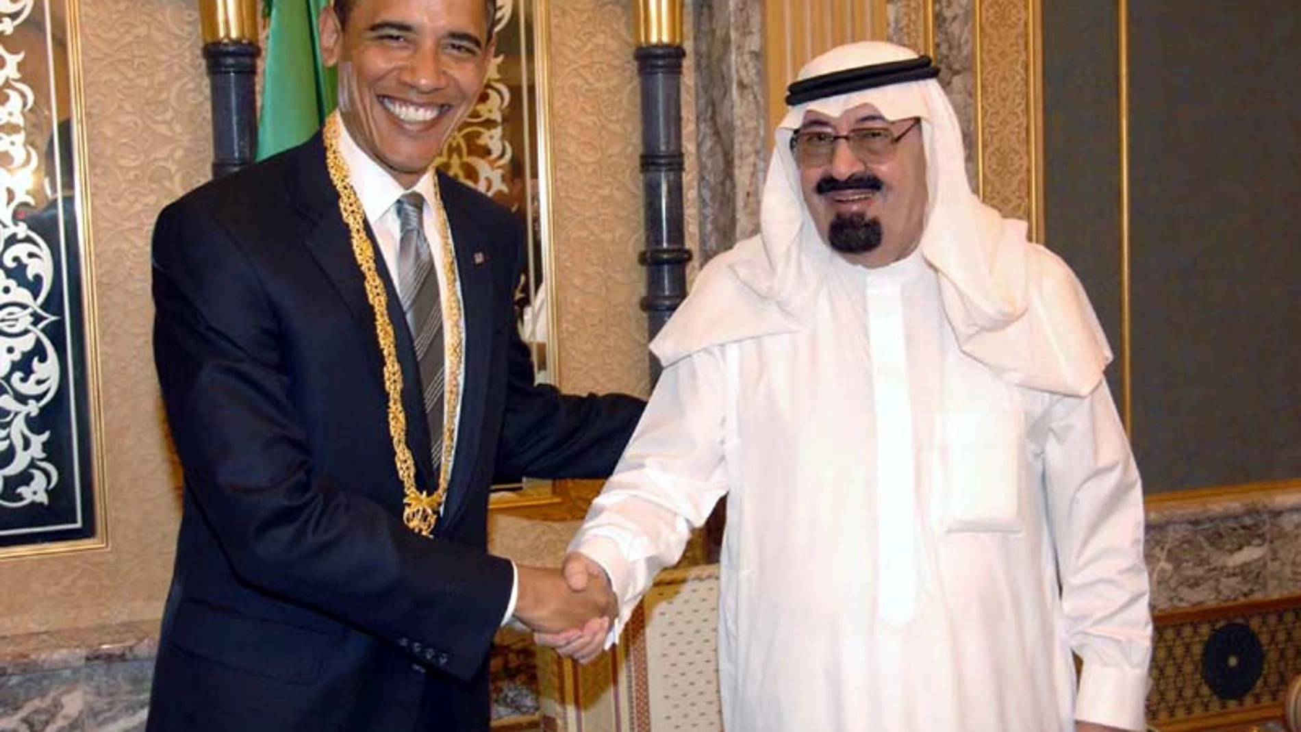 El presidente Barack Obama y el rey de Arabia Saudí, Abdalá bin Abdelaziz, en 2009