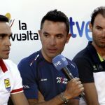 Los ciclistas Alberto Contador (i), Purito (c) y Alejandro Valverde (d), durante la presentación de La Vuelta Ciclista a España 2014, que ha tenido lugar hoy en Jerez.