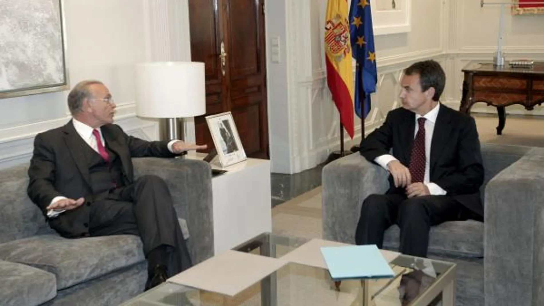 Fainé conversa con Zapatero, ayer en La Moncloa