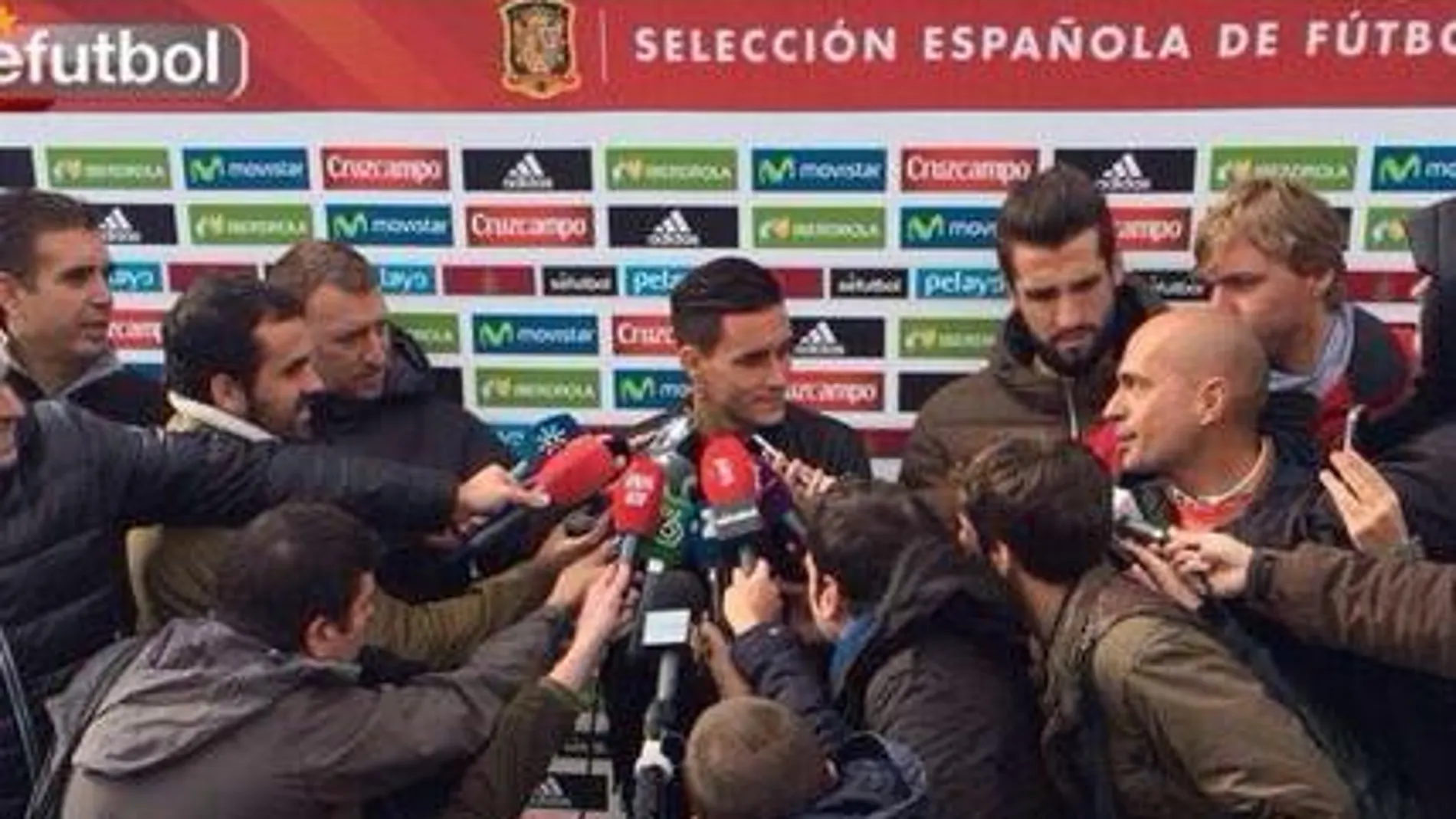 José Callejón atendió a los medios a su llegada a la concentración con la Selección