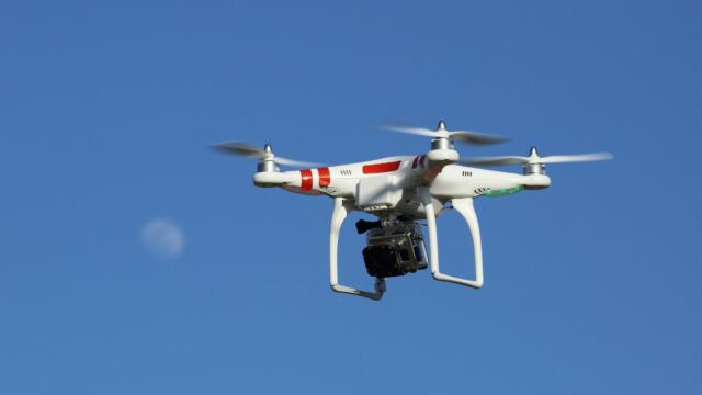 10 claves para volar un dron de forma segura