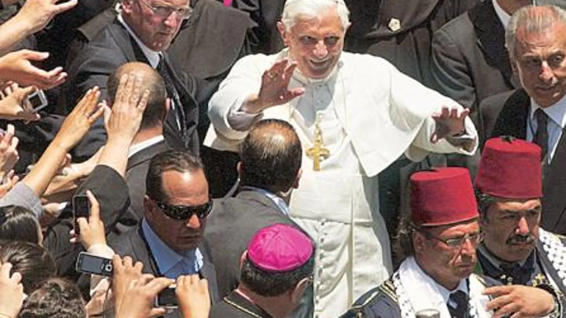 «El Papa, como un equilibrista, ha de oscilar a derecha e izquierda»
