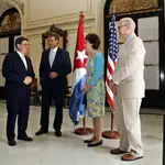  Senadores de EE UU se reúnen en Cuba con el vicepresidente y el canciller