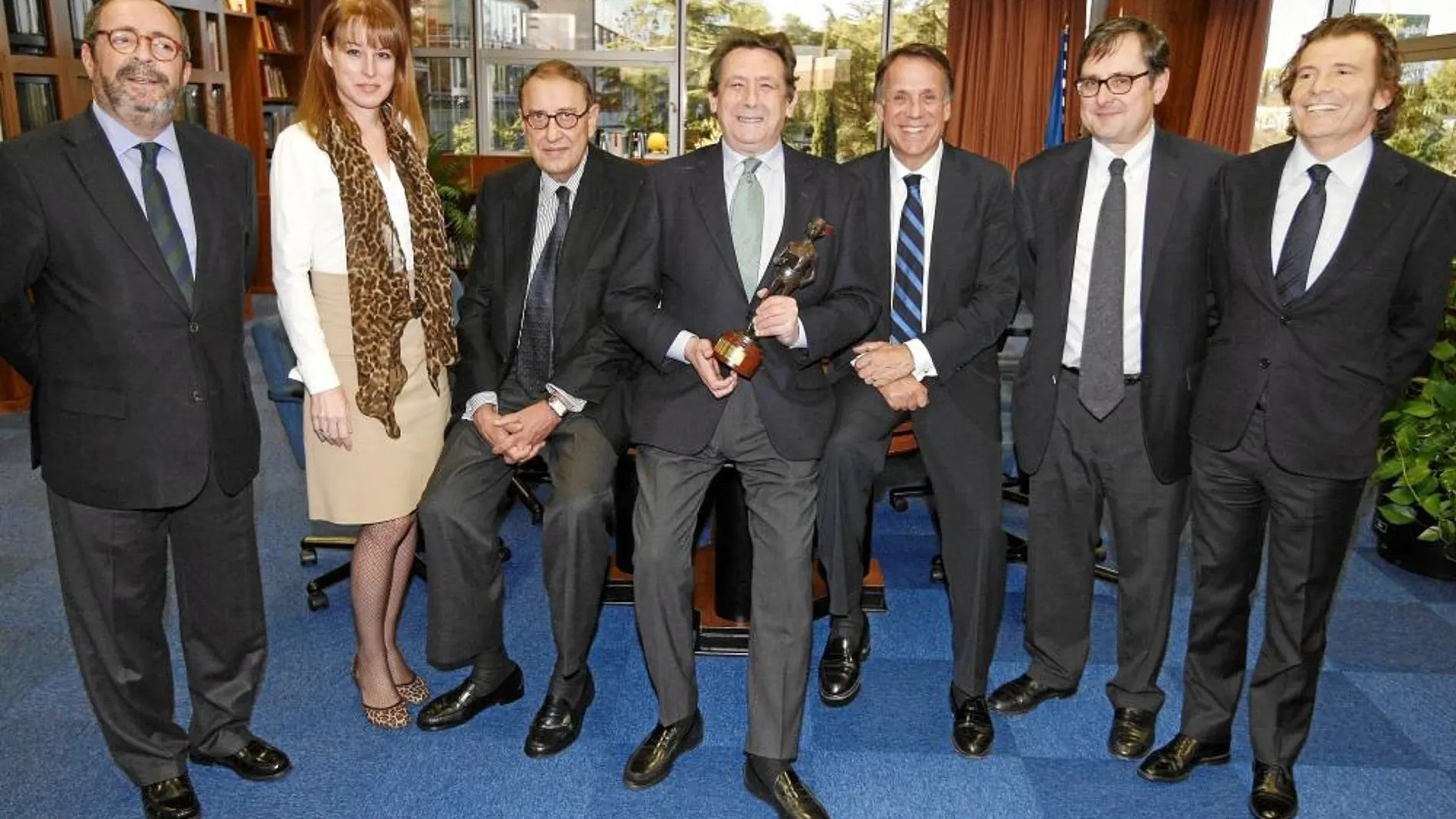 Javier González Ferrari, Gloria Lomana, Mauricio Casals, Alfonso Ussía, José Creuheras, Francisco Marhuenda y Joaquín Parera conforman el jurado de la séptima edición de los Premios Alfonso Ussía