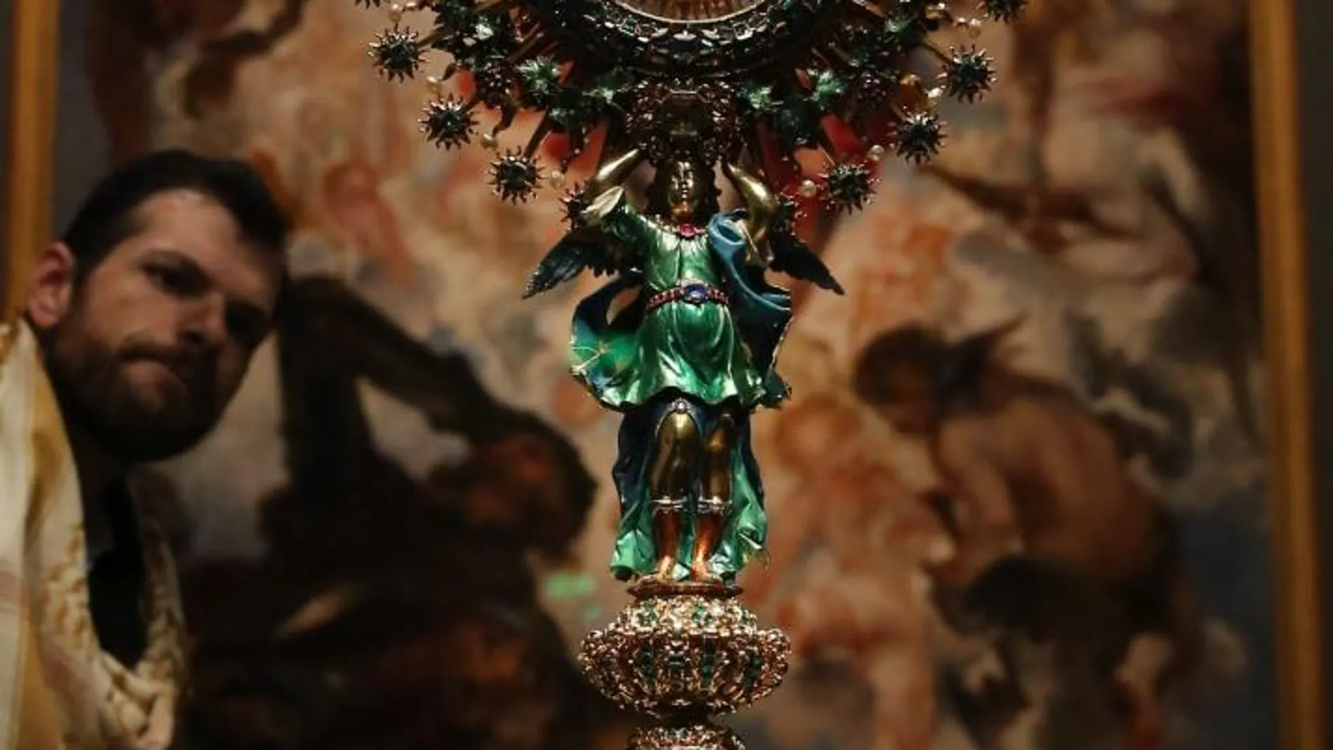 El Museo del Prado presenta "La custodia de la iglesia de San Ignacio de Bogotá", conocida como "La Lechuga"por el verde de sus esmeraldas