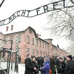 Las frases del horror El letrero que da la «bienvenida» en Auschwitz ha quedado en la simboligía del Holocausto
