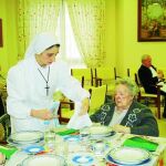 Las Seglares Reparadoras atienden a ancianos por caridad cristiana, no por un sueldo
